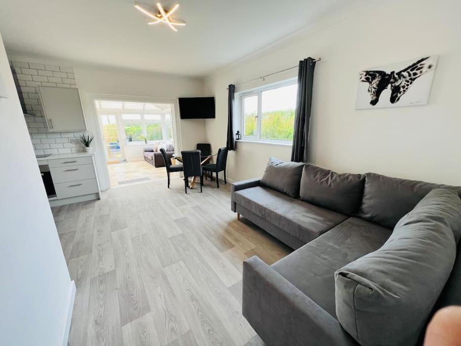 2 Bedroom Holiday Home In The Heart Of West Wales St Clears Exterior foto